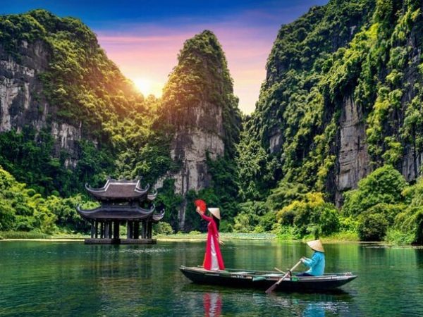 Ninh Binh Day Trip from Hanoi: Hoa Lu – Tam Coc/Trang An – Mua Cave